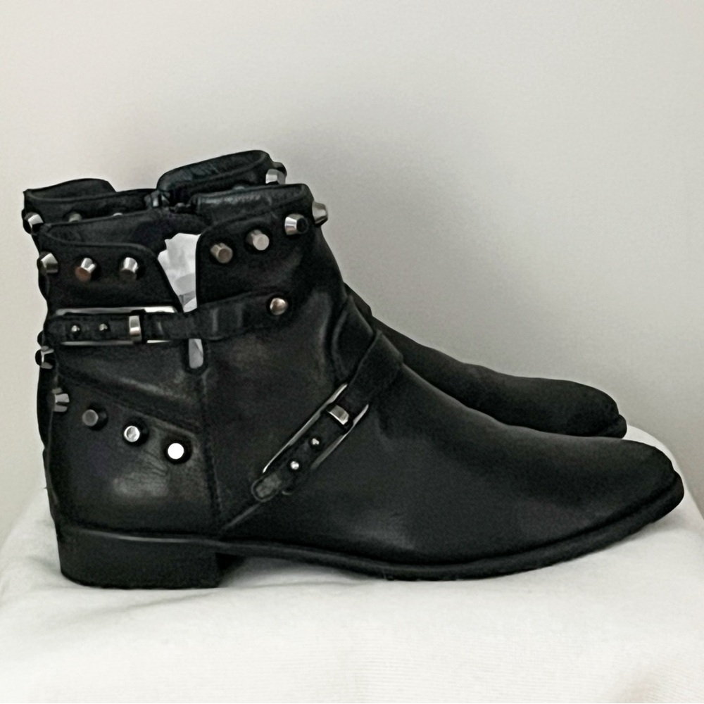 Stuart Weitzman GoWest Black Leather Studded Moto Ankle Boots Size 7